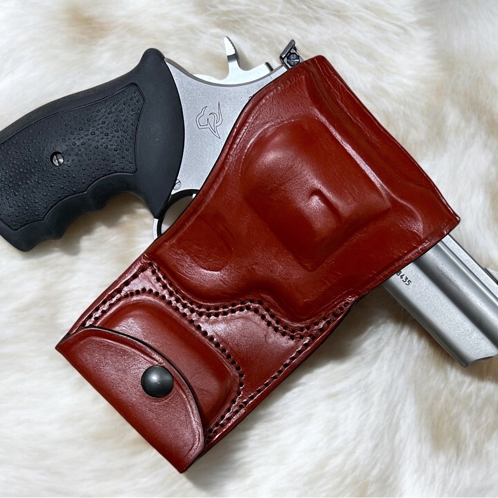 For S&W N-Frames and More, Right Hand Leather OWB Belt Holster with Ammo Pouch